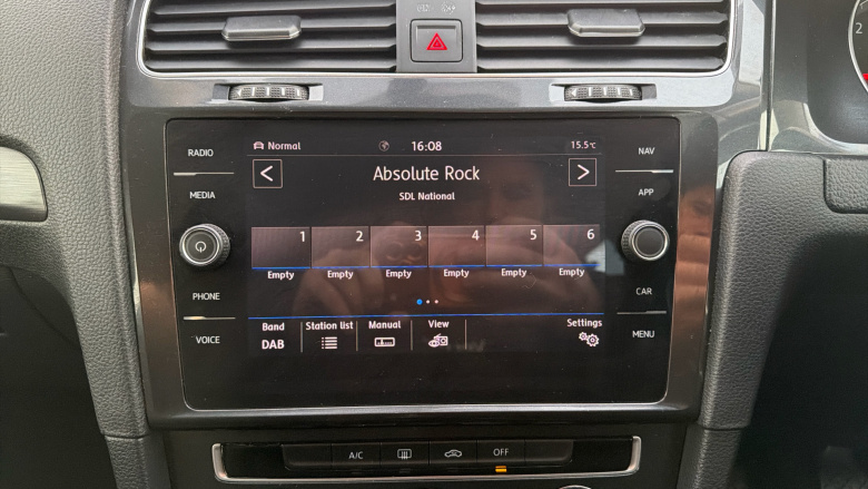 Volkswagen Golf 1.6 TDI SE [Nav] 5dr Diesel Hatchback